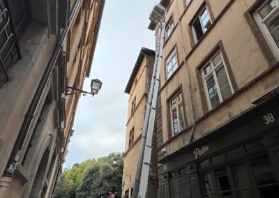 Curage intérieur d’un appartement et évacuation avec monte charge à Lyon (69)