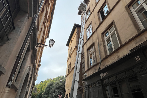 Curage intérieur d’un appartement et évacuation avec monte charge à Lyon (69)