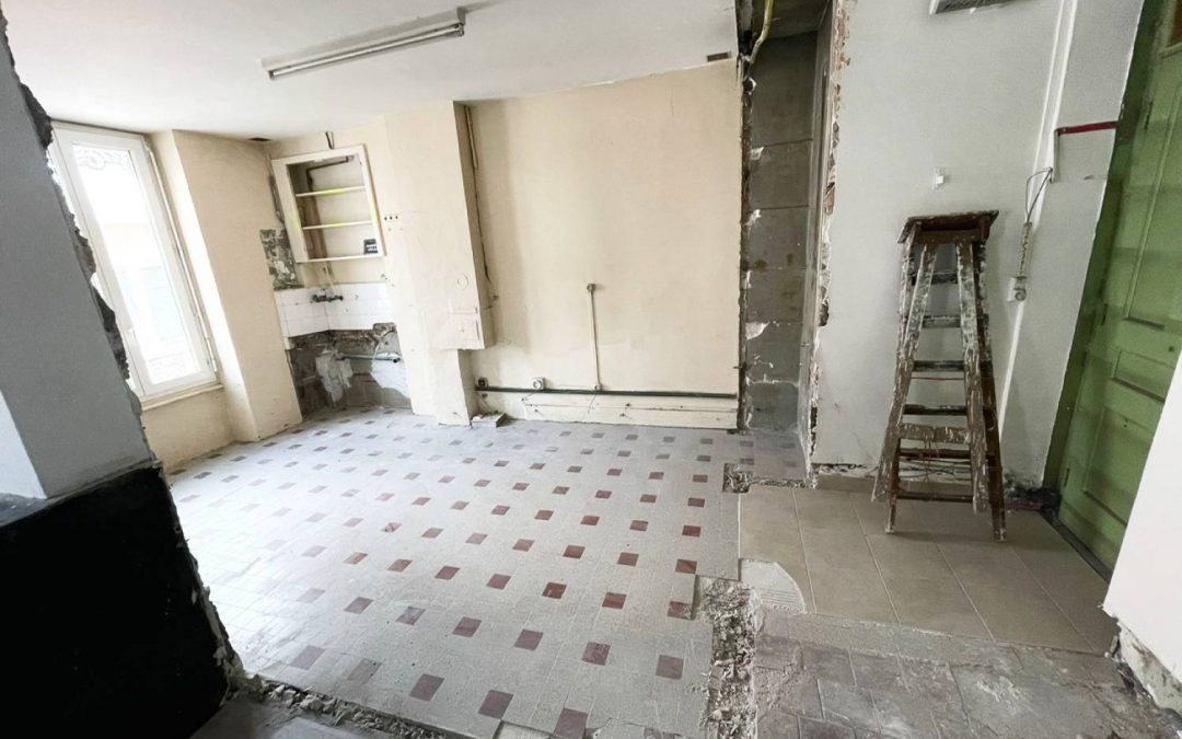 Dépose de sol et démolition intérieure d’une maison à Caluire (69)